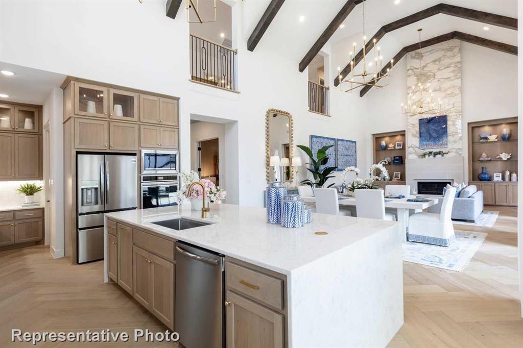 7810 Ashy Sunflower Lane, Katy, Texas image 6