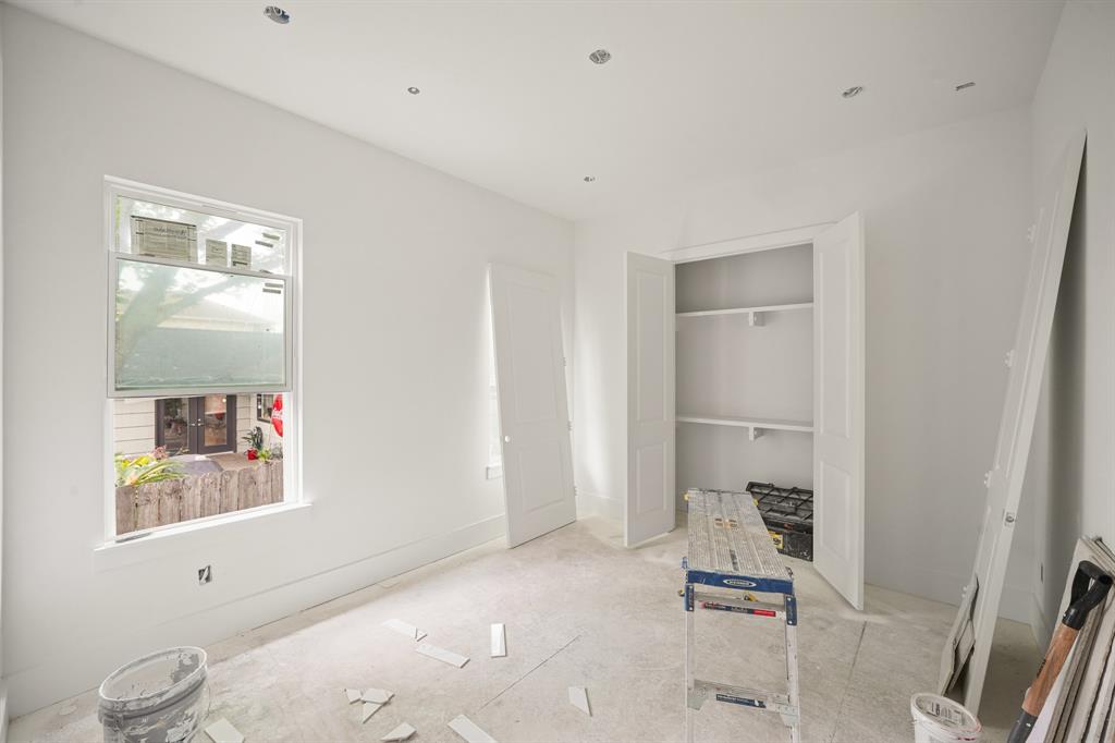 5223 Mimosa Drive, Bellaire, New York image 7