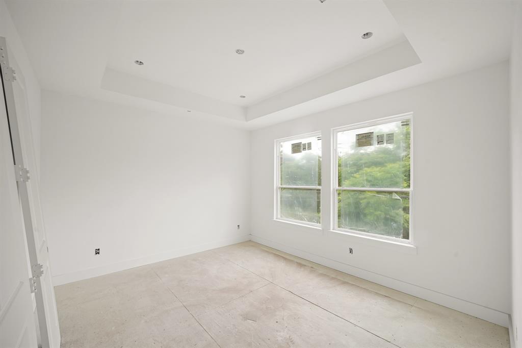 5223 Mimosa Drive, Bellaire, New York image 15