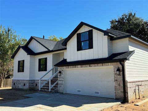 A home in Nassau Bay