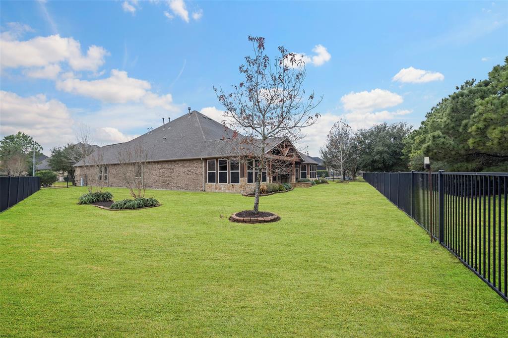 19006 Cherry Cove Lane, Cypress, Texas image 45