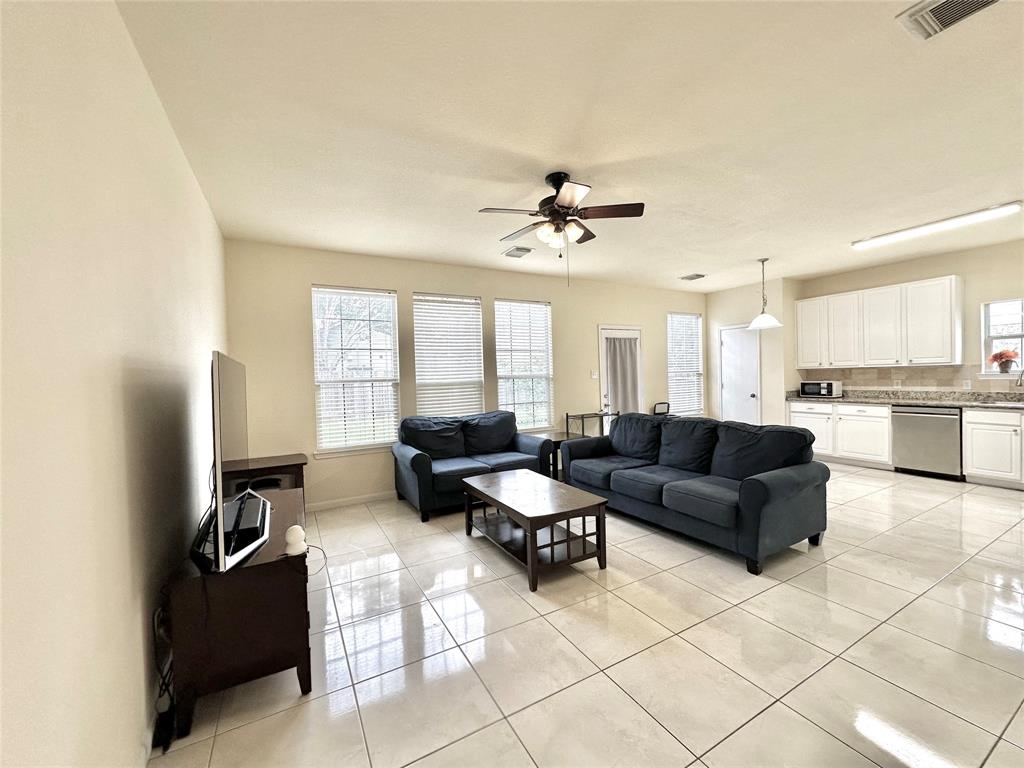 2214 Bristol Bend Lane, Katy, Texas image 12