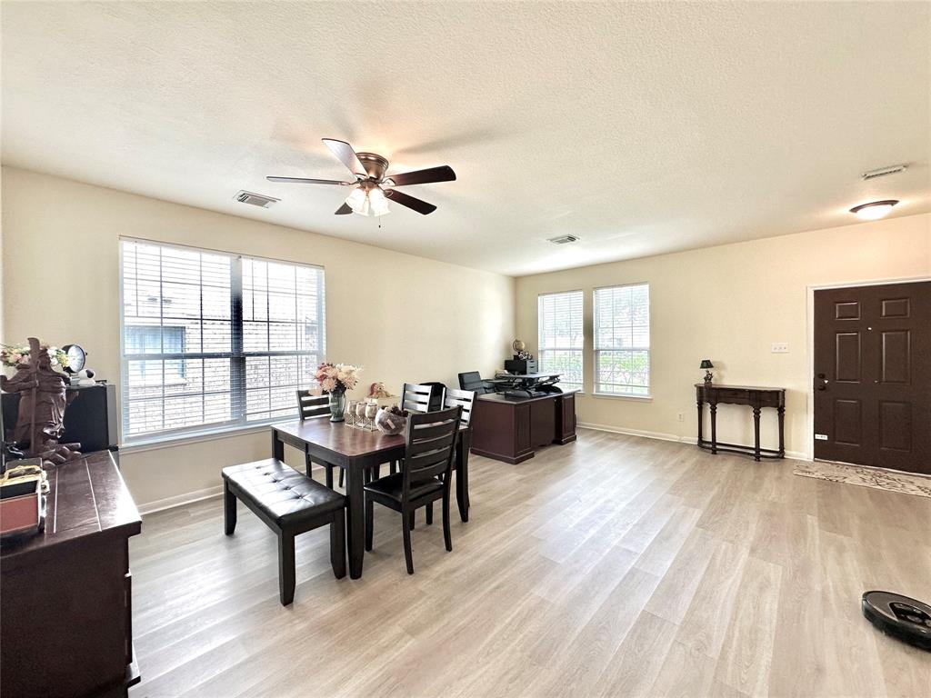 2214 Bristol Bend Lane, Katy, Texas image 6