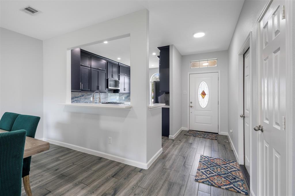 6902 White Ash Lane, Baytown, Texas image 3