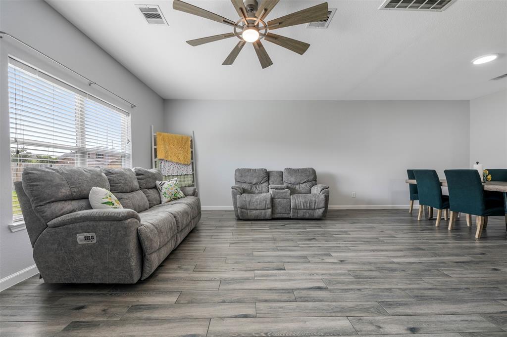 6902 White Ash Lane, Baytown, Texas image 10