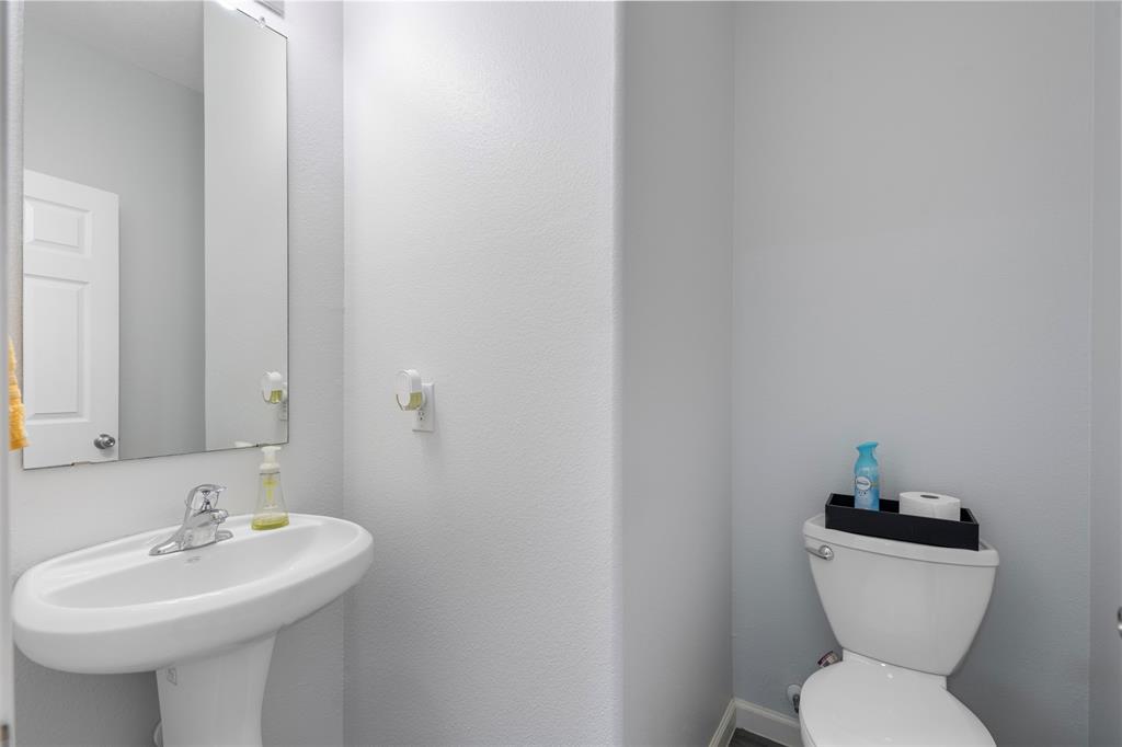 6902 White Ash Lane, Baytown, Texas image 13