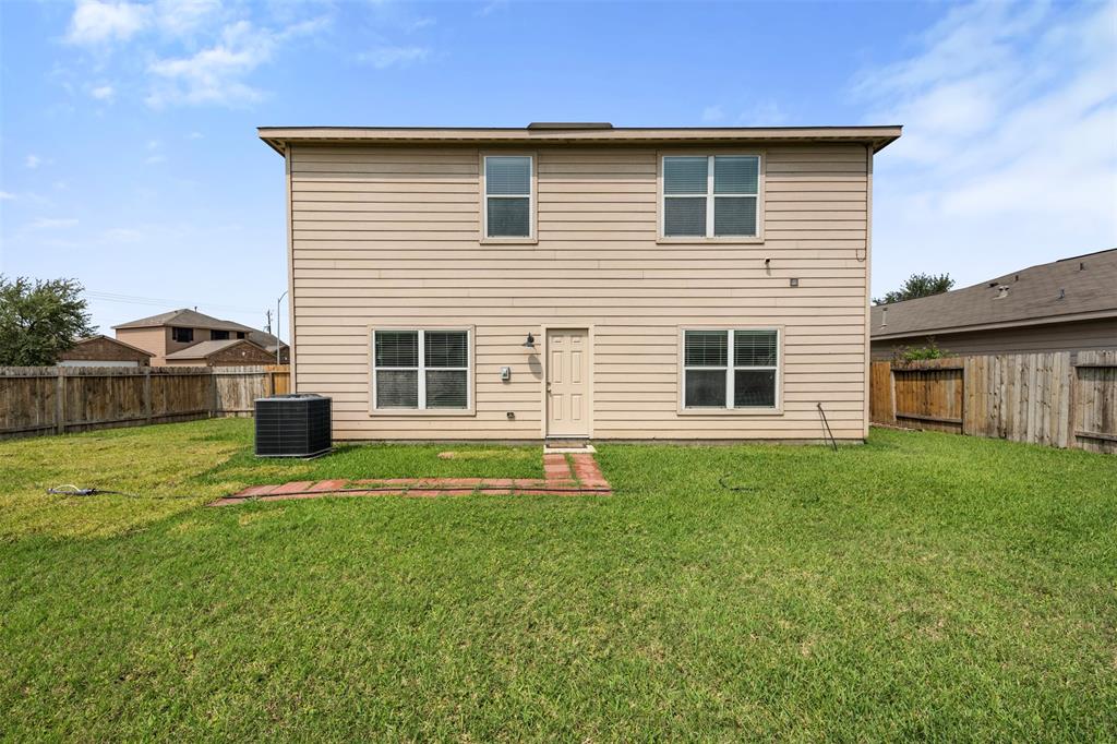 6902 White Ash Lane, Baytown, Texas image 38