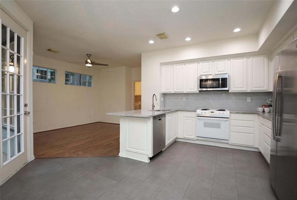 35 Winter Wheat Place, The Woodlands, Texas image 11