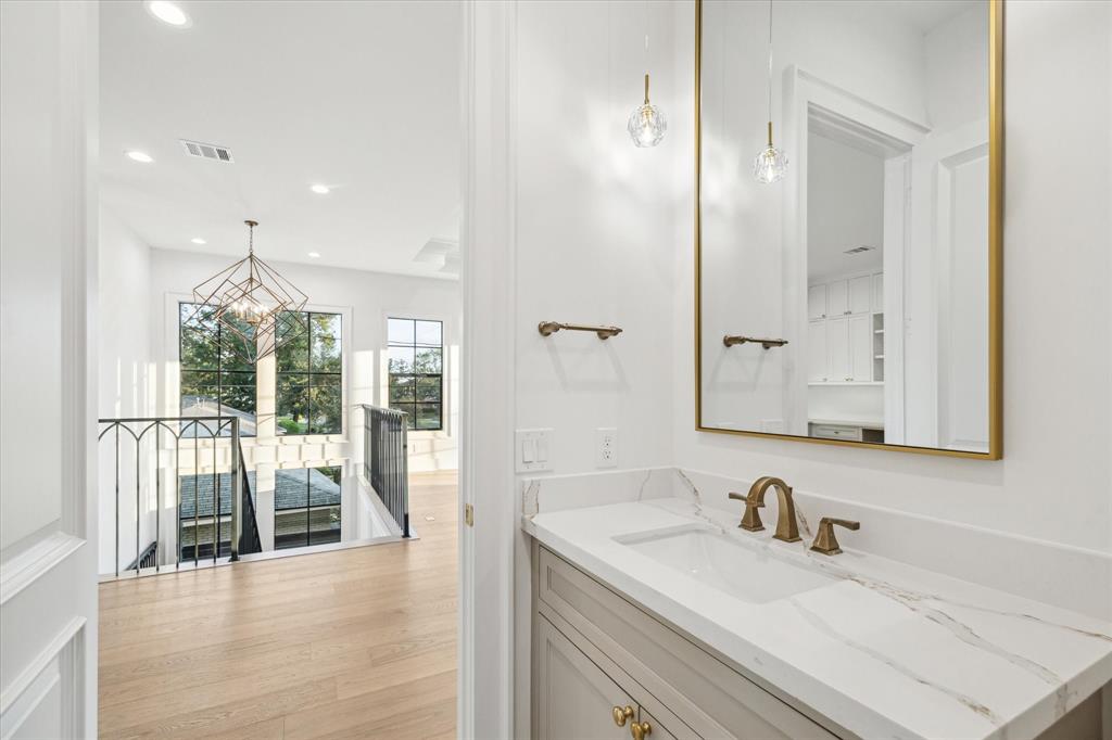 1519 Candlelight Lane, Houston, Texas image 24