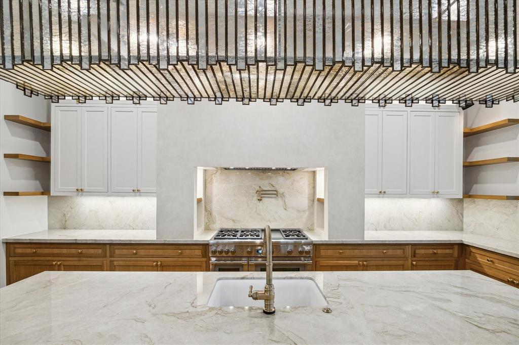 1519 Candlelight Lane, Houston, Texas image 18