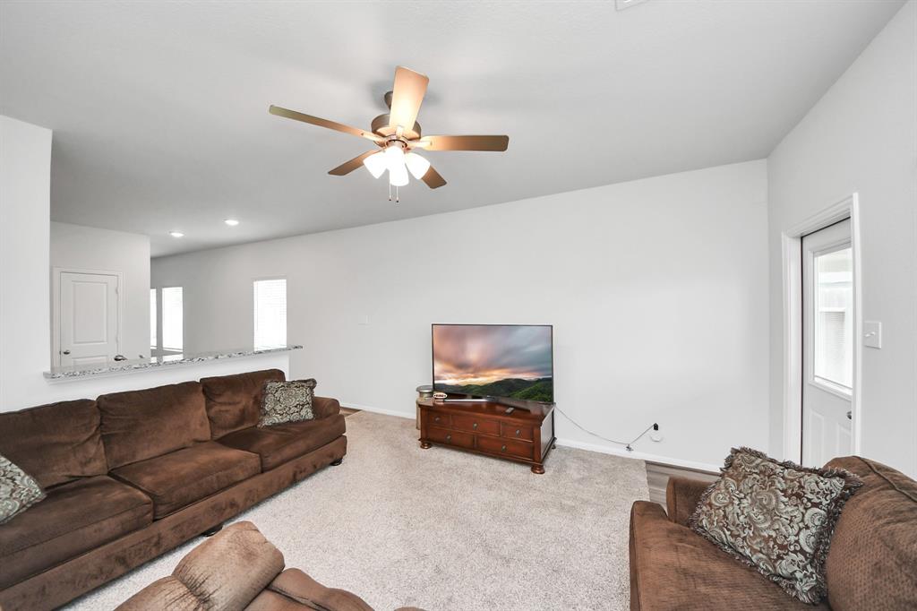 1110 Bending Trail Drive, Tomball, Texas image 16