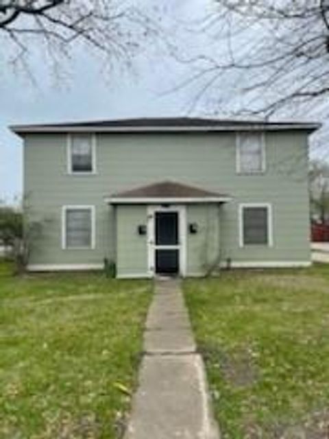 Photo of 1216 Wafer Street #2B, Pasadena, TX 77506 (MLS # 97680910)