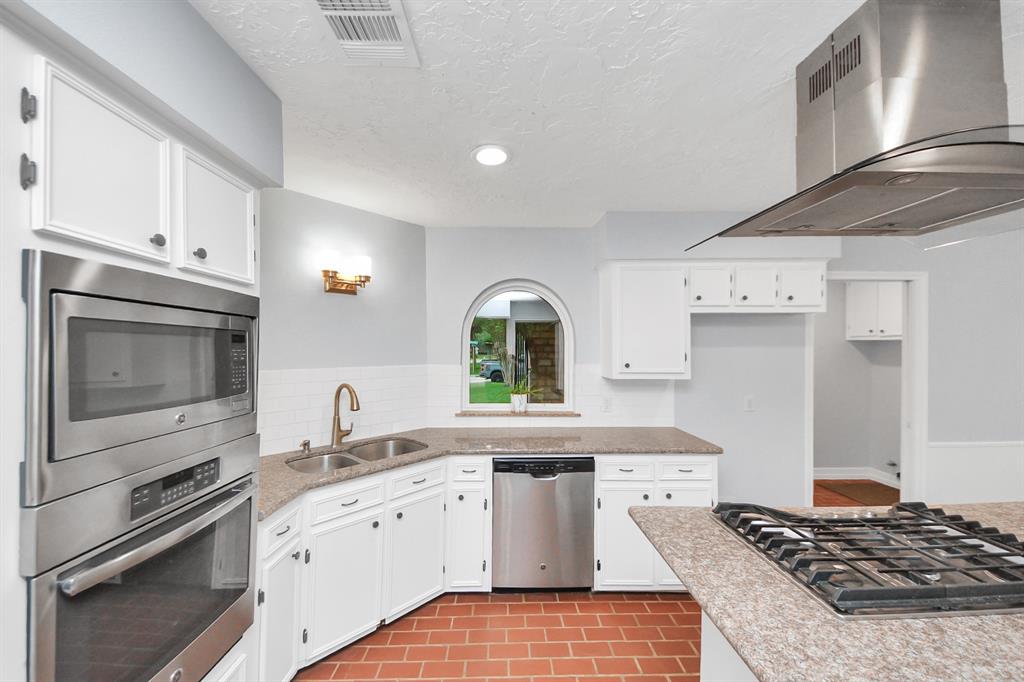 1415 Kempsford Drive, Katy, Texas image 11