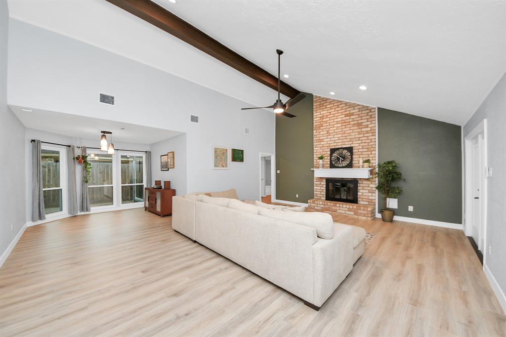 1415 Kempsford Drive, Katy, Texas image 4