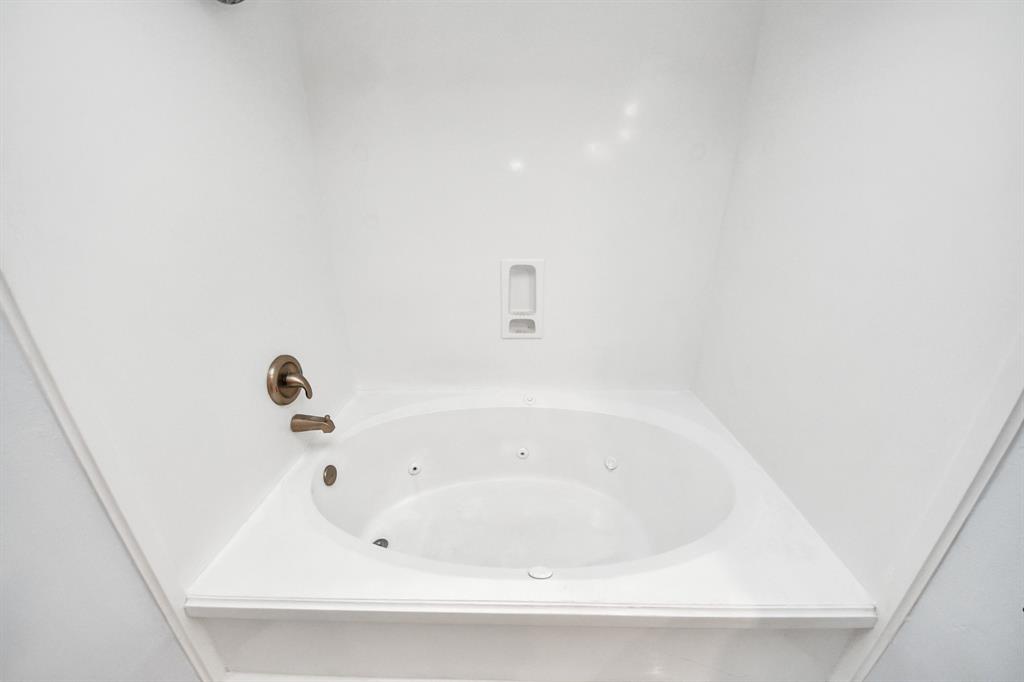 1415 Kempsford Drive, Katy, Texas image 23