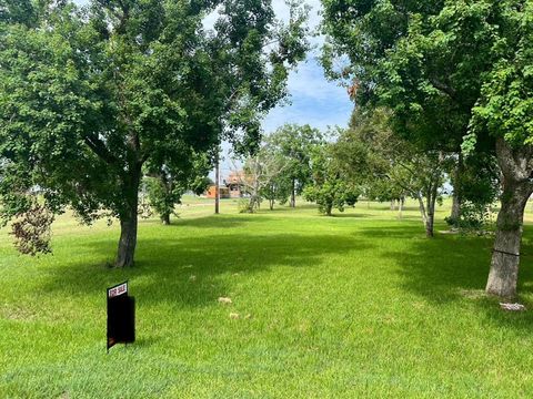 Vacant Land For Sale - 314 Jackson Dr<br/> Anahuac, TX 77514