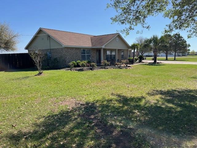 1812 Settlers Court Drive, Sealy, Texas image 2