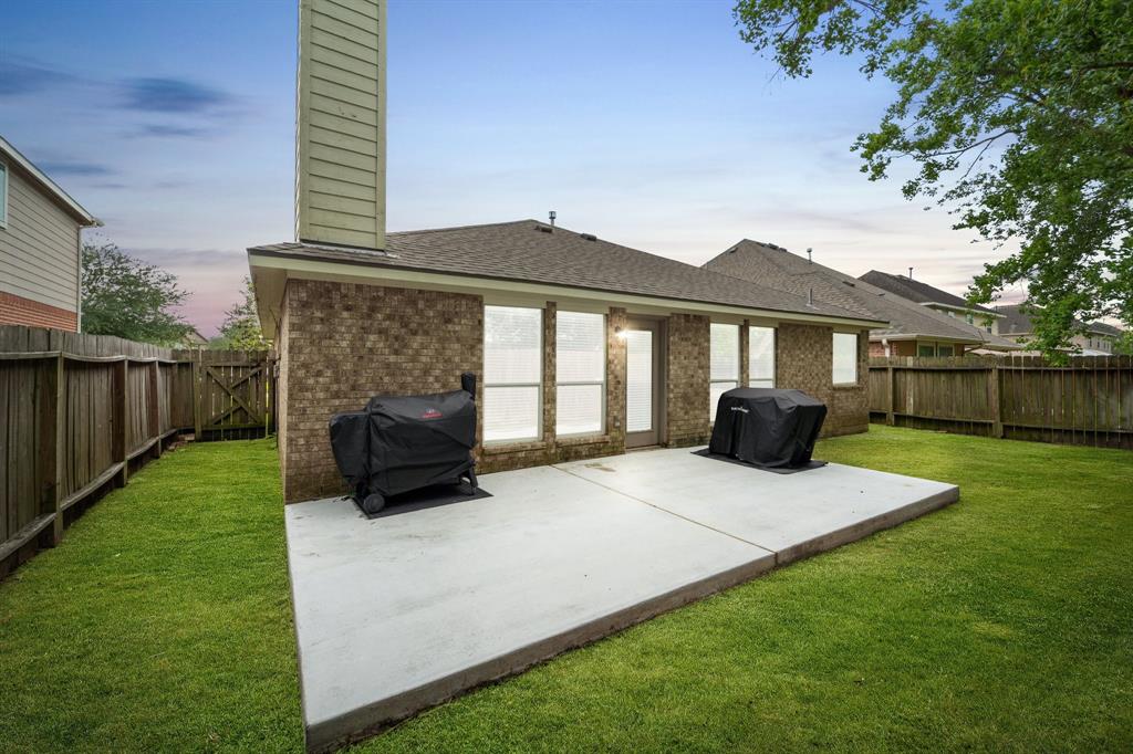 206 Rippling Creek Lane, Alvin, Texas image 21