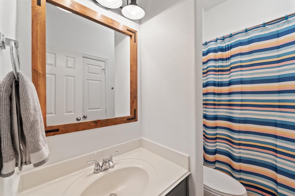 206 Rippling Creek Lane, Alvin, Texas image 20