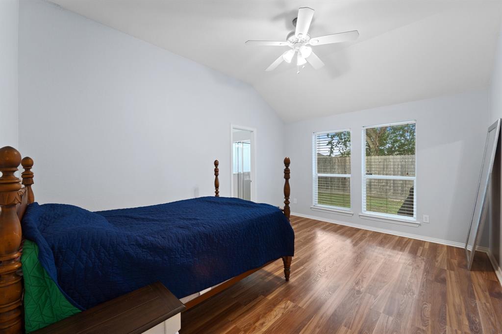 206 Rippling Creek Lane, Alvin, Texas image 11