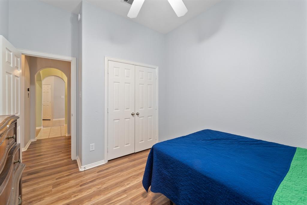 206 Rippling Creek Lane, Alvin, Texas image 17