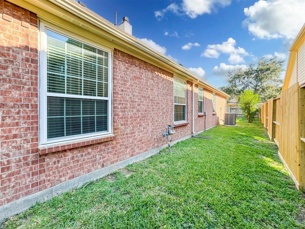 907 N Elder Grove Drive, Pearland, Texas image 46