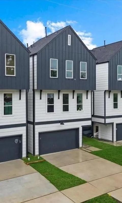 1005 74th Street Houston TX 77011