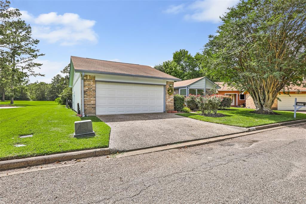 12121 Maverick Drive, Willis, Texas image 2