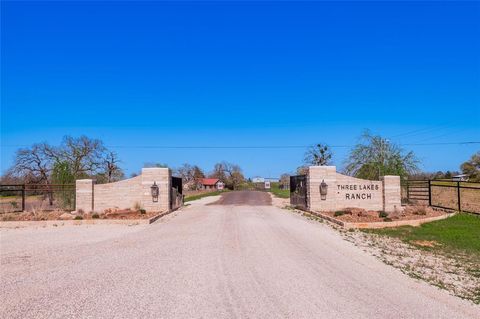 Photo of 53 Pr 1315 Road, Centerville, TX 75833 (MLS # 64998477) Photo of 53 Pr 1315 Road, Centerville, TX 75833 (MLS # 64998477)