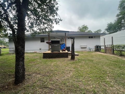 Single Family Residence in Huntsville TX 3015 State Highway 19 6.jpg