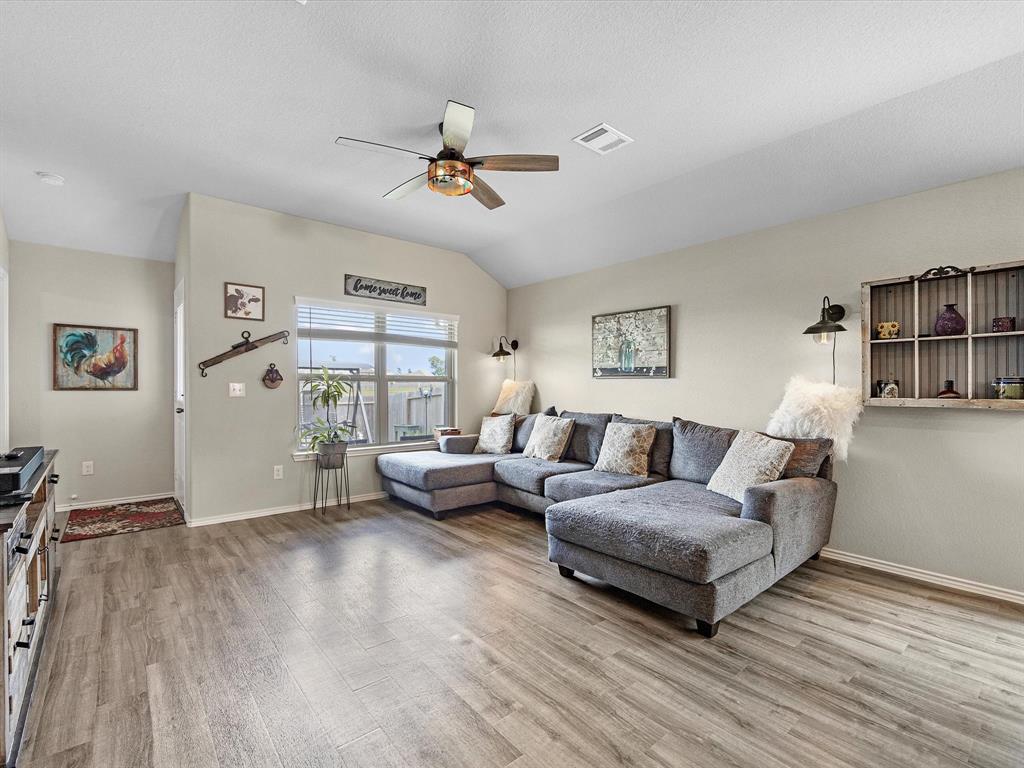 323 Cumberland Forest Drive, Magnolia, Texas image 4