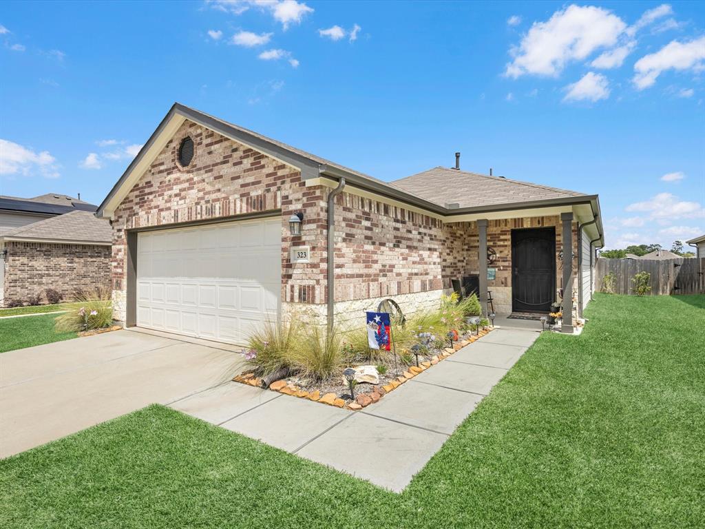 323 Cumberland Forest Drive, Magnolia, Texas image 2