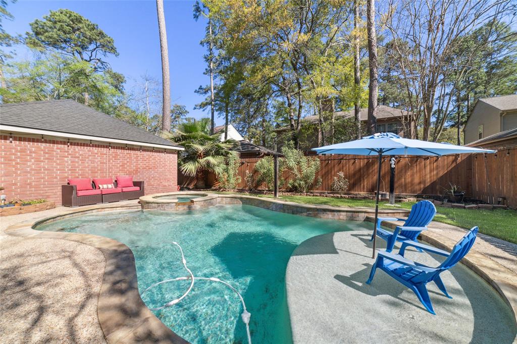 18 Robin Run Drive, Spring, Texas image 3