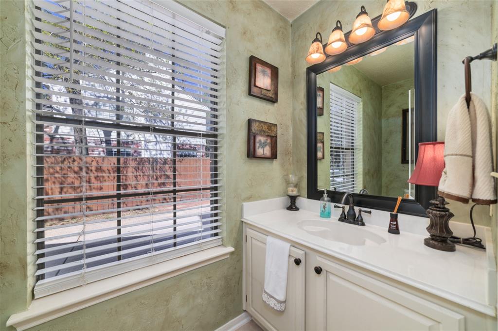 18 Robin Run Drive, Spring, Texas image 22