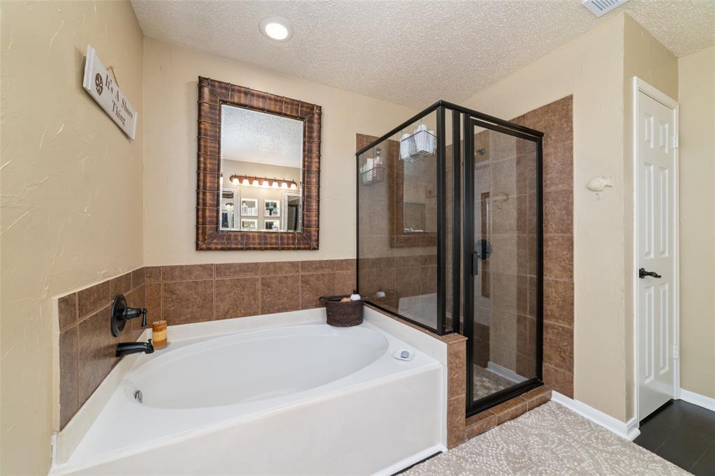 18 Robin Run Drive, Spring, Texas image 16