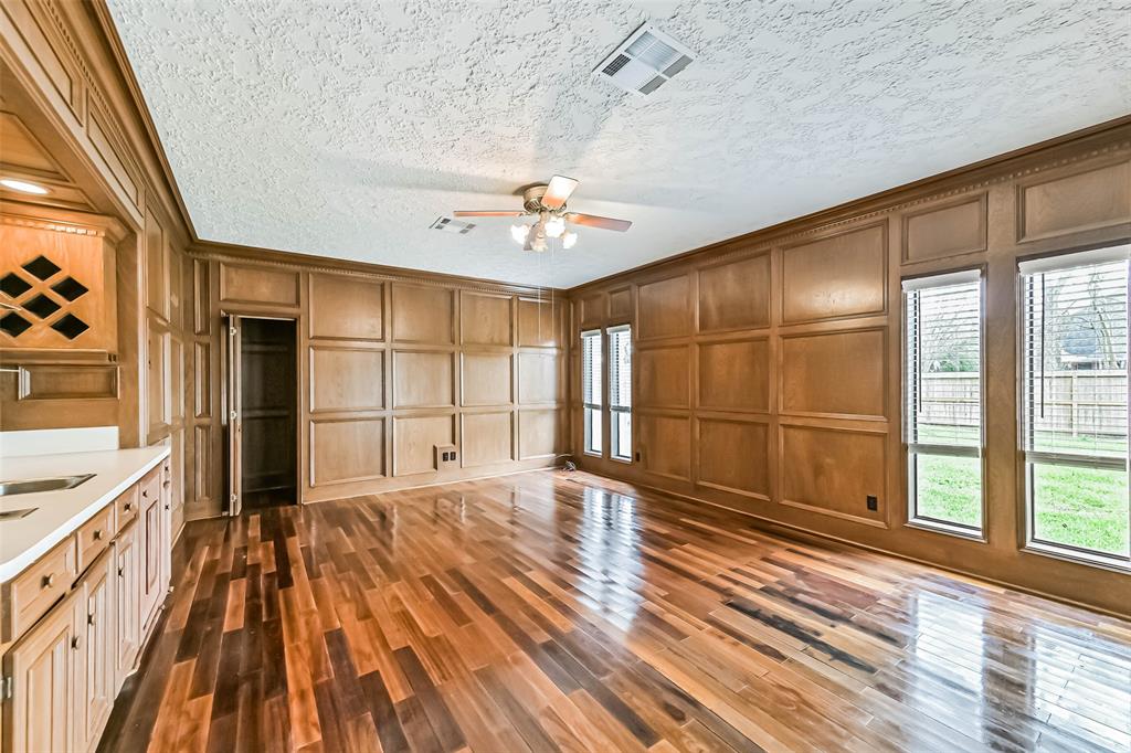1410 Osborne Drive, Friendswood, Texas image 16