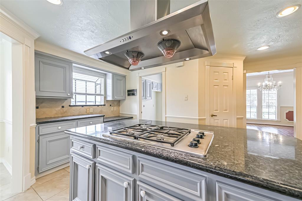 1410 Osborne Drive, Friendswood, Texas image 10