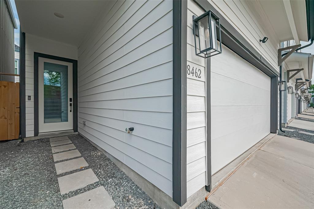 8462 Berry Green Lane