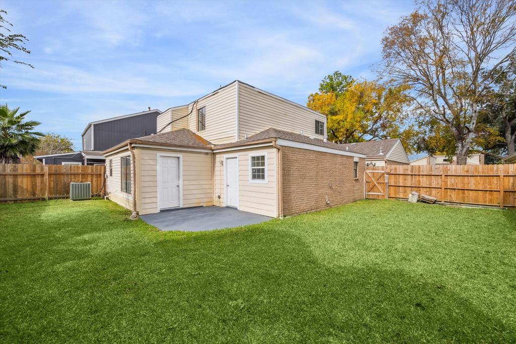 11011 Bandlon Drive, Houston, Texas image 23