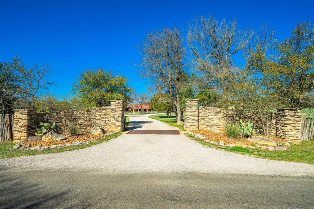 16 Cypress Creek Rd Rd, Comfort, Texas image 1