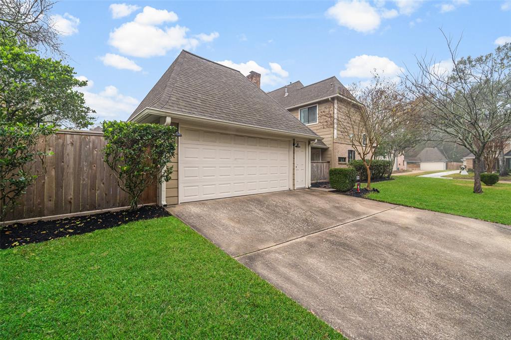 5322 Manor Glen Drive, Kingwood, Texas image 3