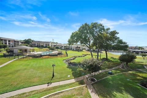 Condominium in Conroe TX 201 Lakeview Terrace.jpg