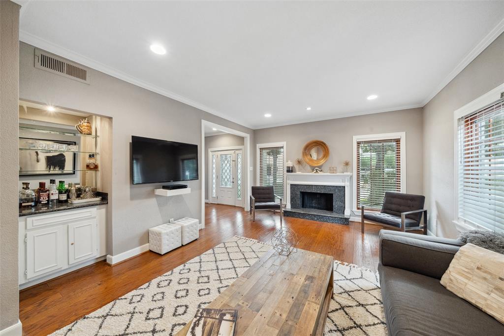 624 Augusta Drive #624, Houston, Texas image 2