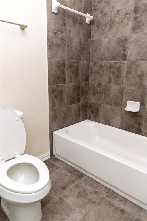 111 Brazos Drive, Baytown, Texas image 10