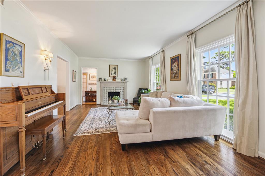 2510 Locke Lane
