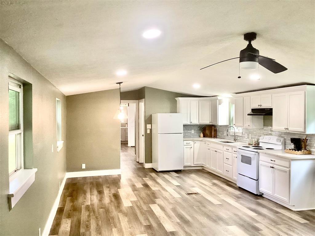 205 Collin Street, Livingston, Texas image 2