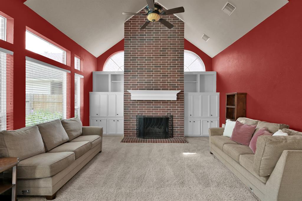 17114 Bur Oak Court