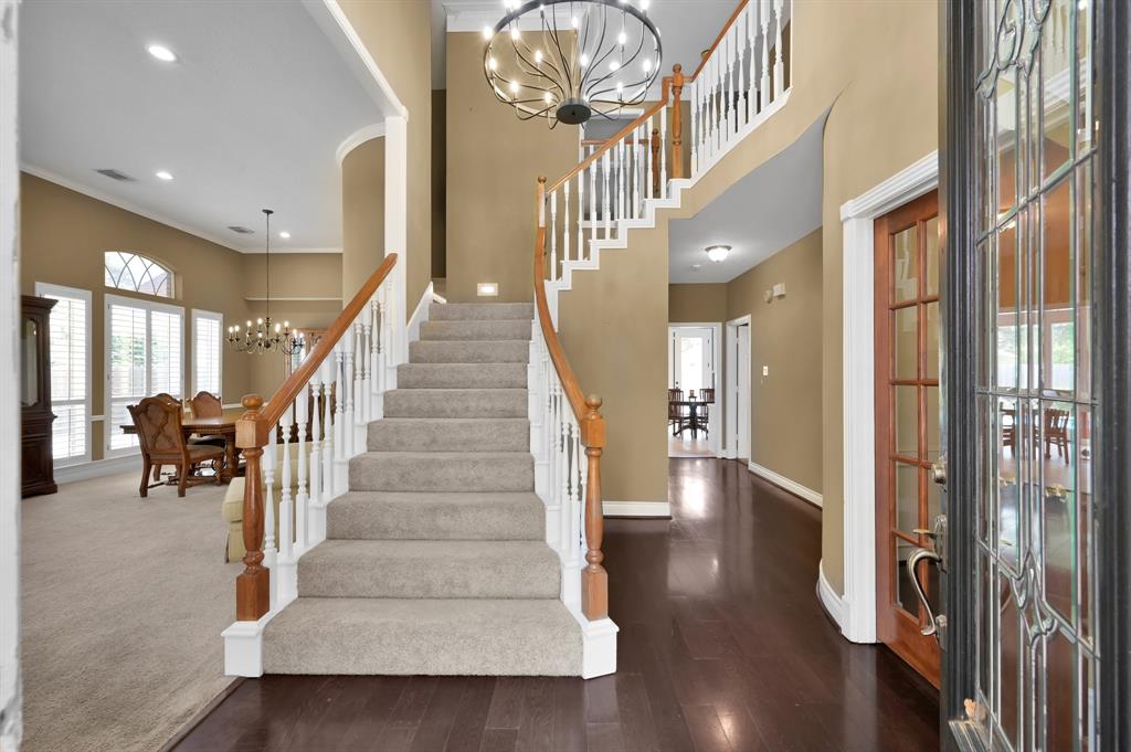 17114 Bur Oak Court