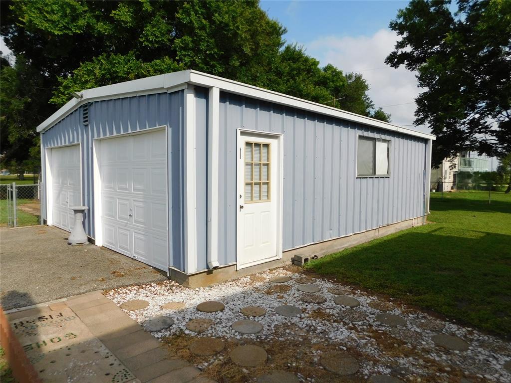 135 W Bayshore Drive, Palacios, Texas image 18