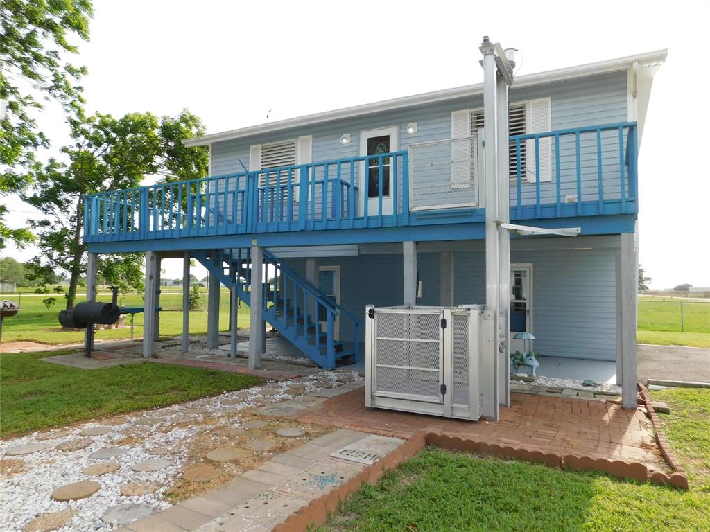 135 W Bayshore Drive, Palacios, Texas image 2